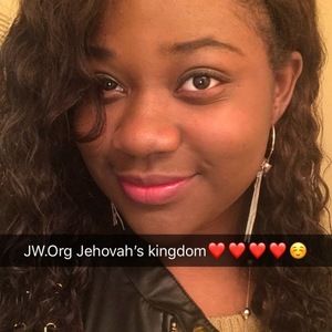 Meet your Posher, Alexia